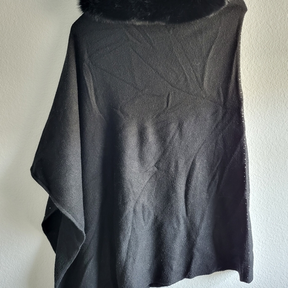 La Fiorentina poncho with fox fur - Picture 3 of 5